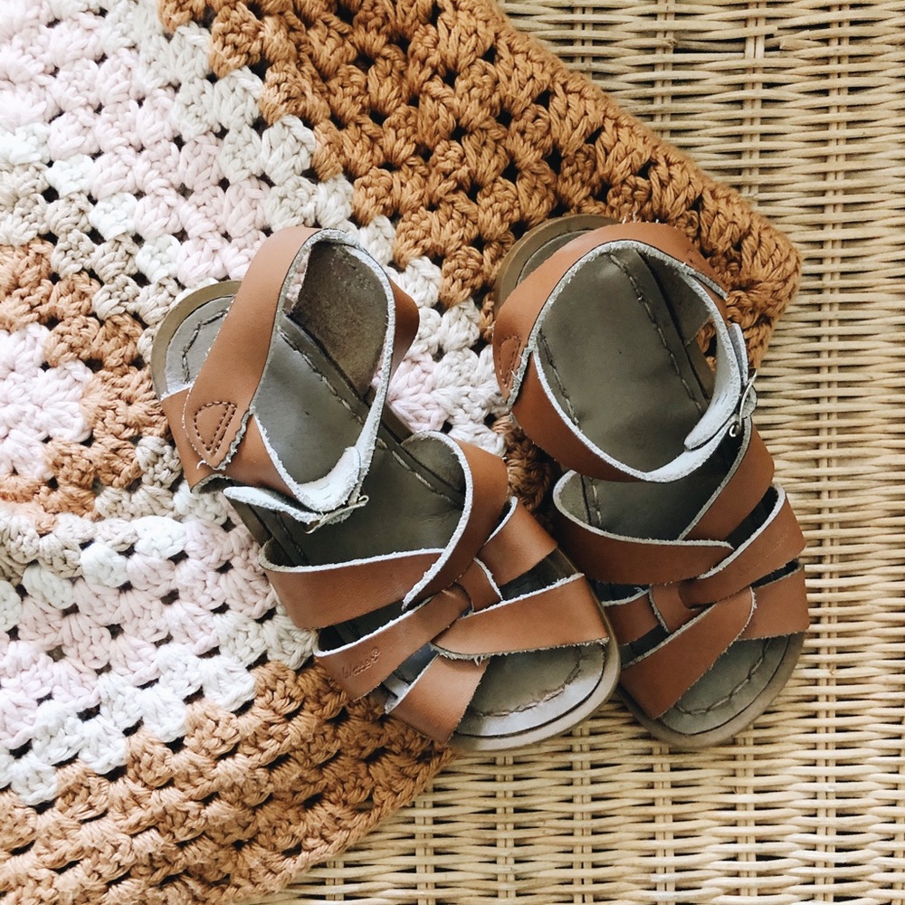 Saltwater sandals Tan size 8 TODDLER